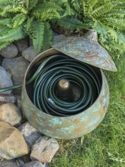 Acorn Hose Pot -Garden Pot Planter Sales Store 3 4 crop 8613361 01V